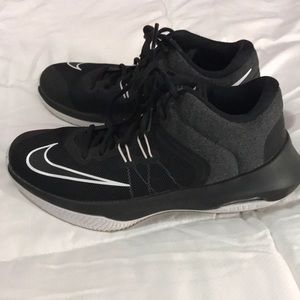 Nike air versitile 2